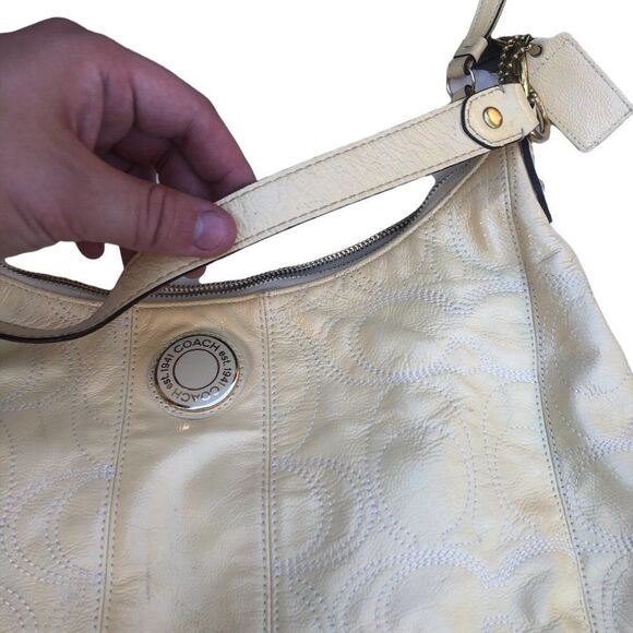 Vintage Coach Leather Shoulder Bag Purse With Dust Bag - Picture 11 of 15